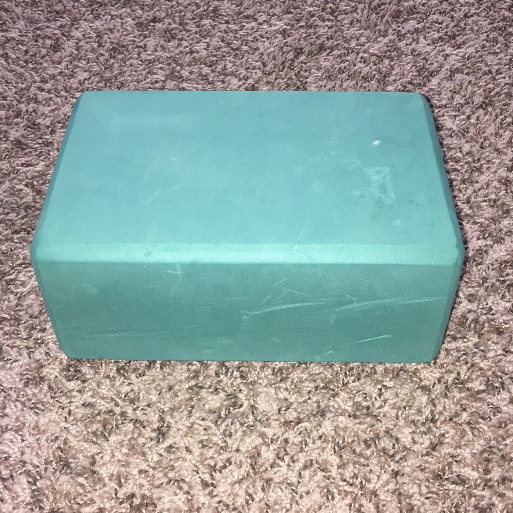 Green Yoga Block - Picture 2 of 4